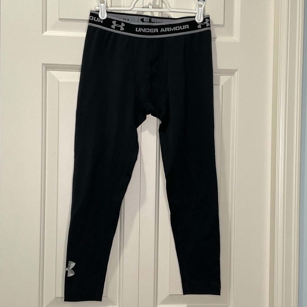 Under Armour Heat Gear Base Layer Leggings - Youth LG - EUC